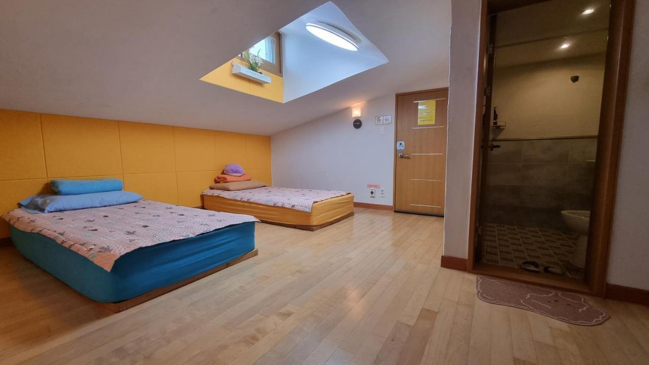 Tongyeong One Guesthouse Exterior photo